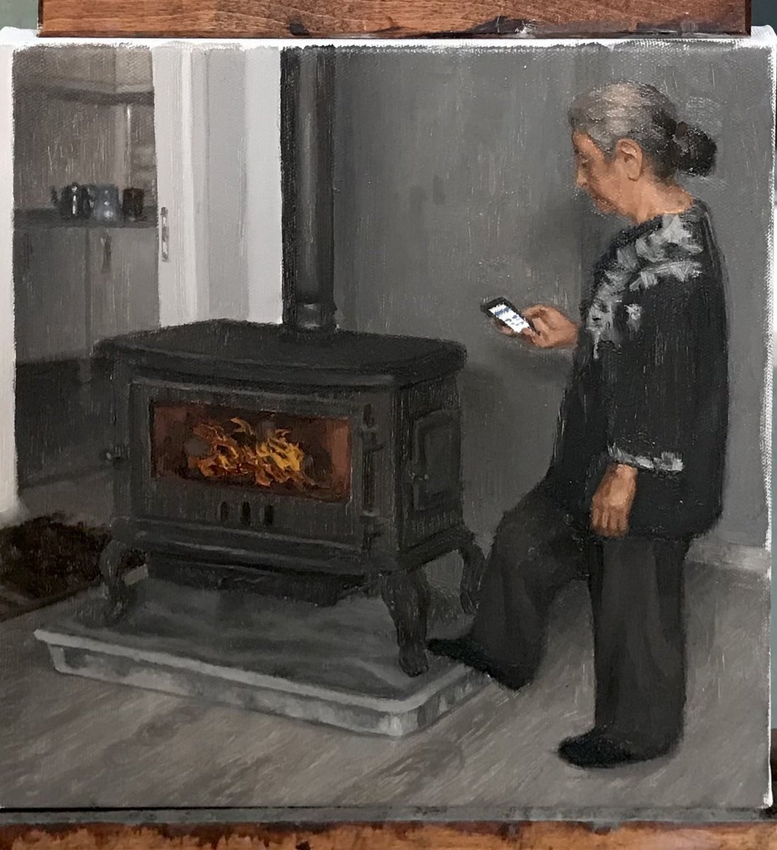 Mom checking her phone
Oil 2023

#art #artist #oil #oiloncanvasboard #painting #fromlife #home #house #interior #painter #draft #craft #life