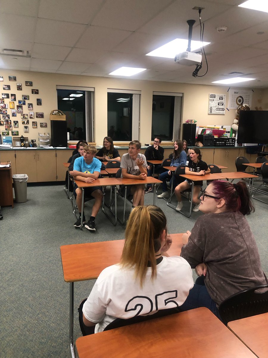 CCHS__LinkCrew's tweet photo. Games Night … always such a fun evening.   Thanks Link Leaders for your work in providing such a great time for all who showed up.   Nothing better than being with a group of peers for some fun and laughter!! @BoomerangPrjct https://t.co/oeH2Z1W25v