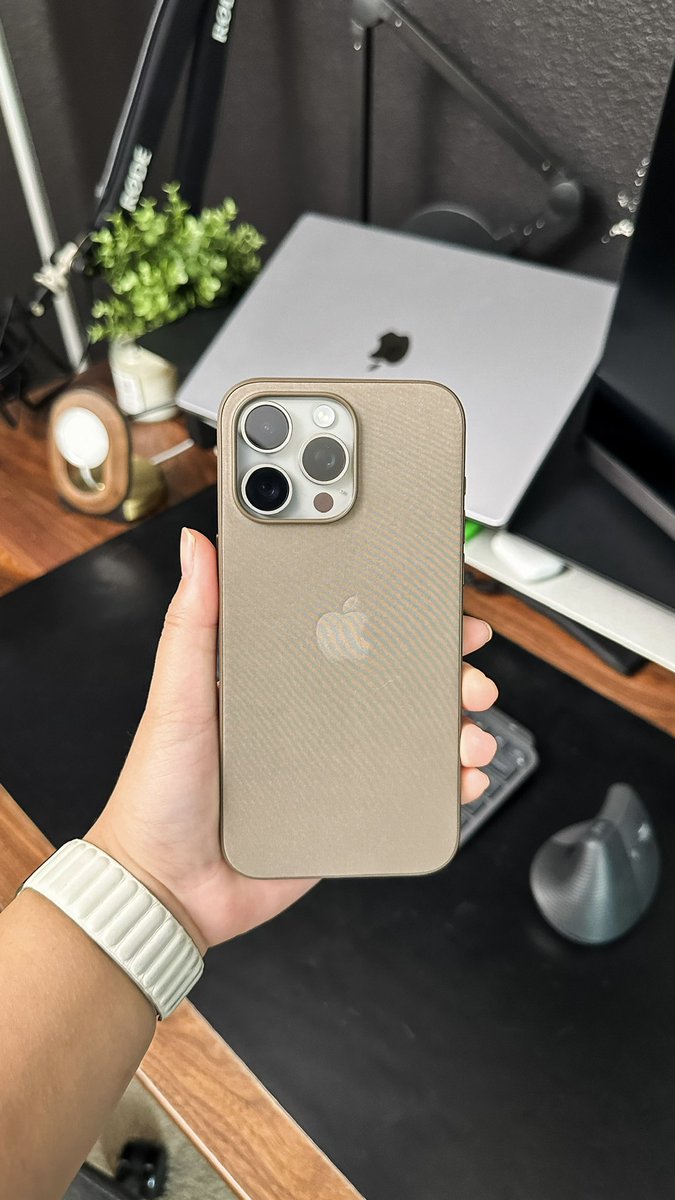 Natural titanium + taupe is one heck of a combo 🔥