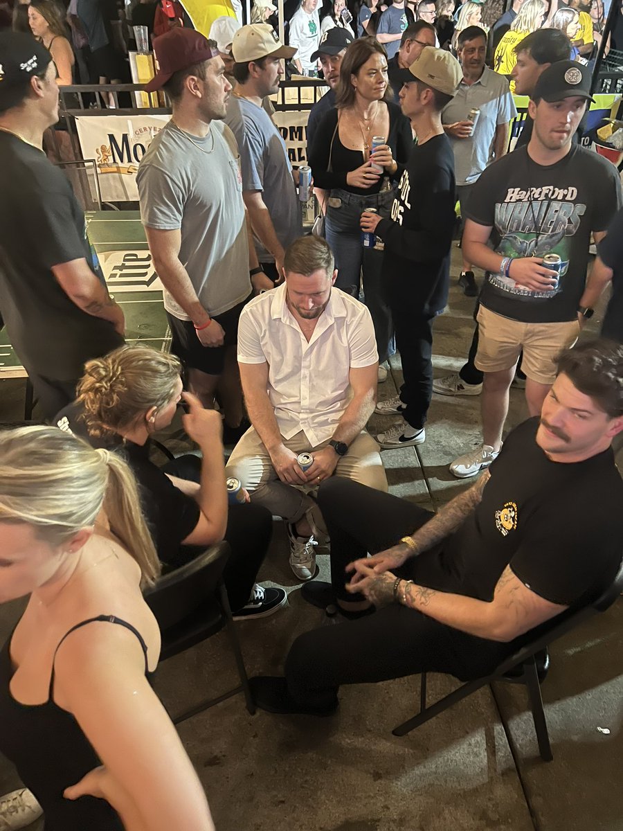 BackerLounge1's tweet photo. Thank you @BussinWTB @Shanemgillis @barstoolsports for coming and hanging at #LinebackerLounge #Backerpeeps #Backerfun #Backerstyle https://t.co/Fi5oJaE6hZ