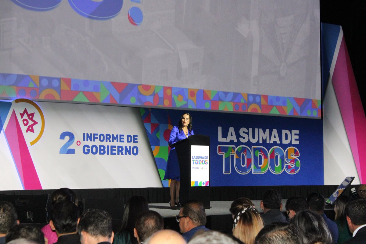 susybermudezc's tweet photo. Fue un honor representar al @CongresoGto y acompañar a nuestro gobernador @diegosinhue en el 2do informe del @irapuatogob.

Felicidades a nuestra alcaldesa @LorenaAlfaroG que dió muestra de sus acciones con paso firme para que nadie se quede atrás.

#SomosAcción https://t.co/fqelA89csW