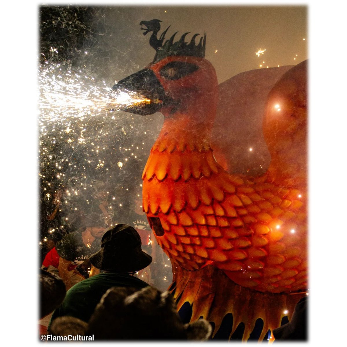 aliguesdecat's tweet photo. #Repost @flama_cultural
L'Àliga de Sitges / Nit de Foc 2023 @aligadesitges
@fmsitges @ajsitges

#sitges #sitgesturisme #AligaDeSitges #AligaSitges #aligues #bestiari #besties #bèsties  #fmsitges23 #sitgesfestamajor #festamajordesitges 
#AligaDeCatalunya #AliguesDeCatalunya https://t.co/5bdJGs27eb
