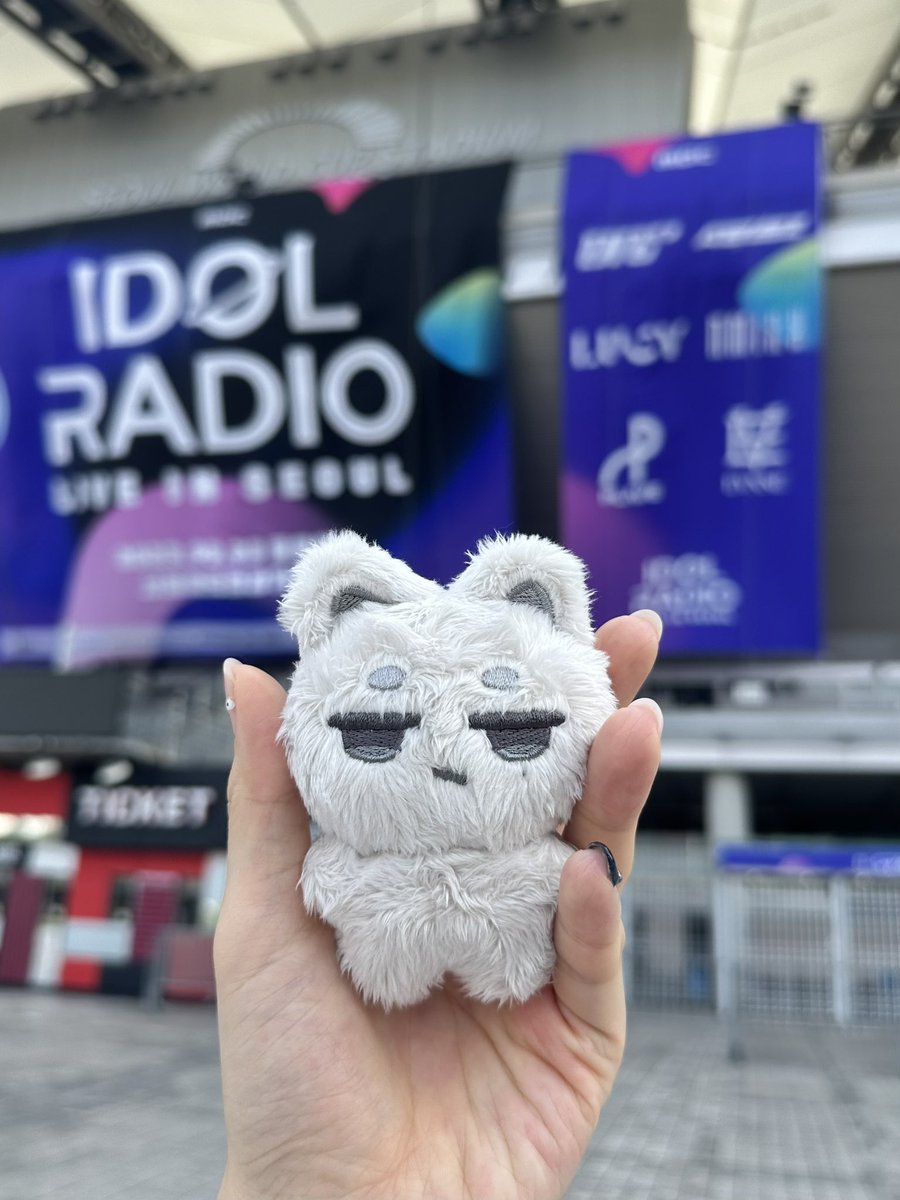 우영아 오늘 아돌라 다치지말고 무대 화이팅🐈‍⬛🖤