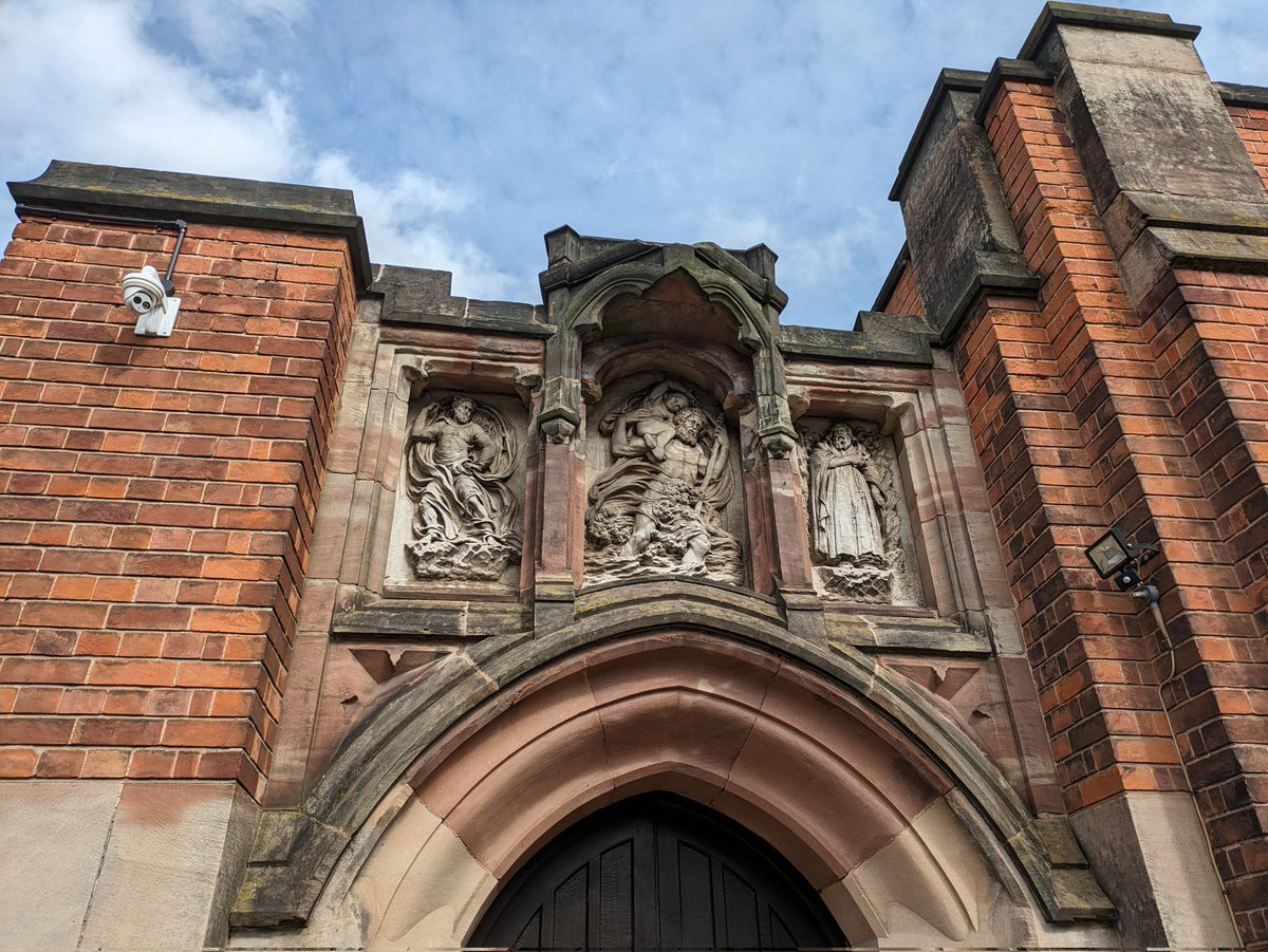 decodedpixel's tweet photo. Architectural detail at St Christopher's Church in Springfield. https://t.co/Eg3fB7np1T