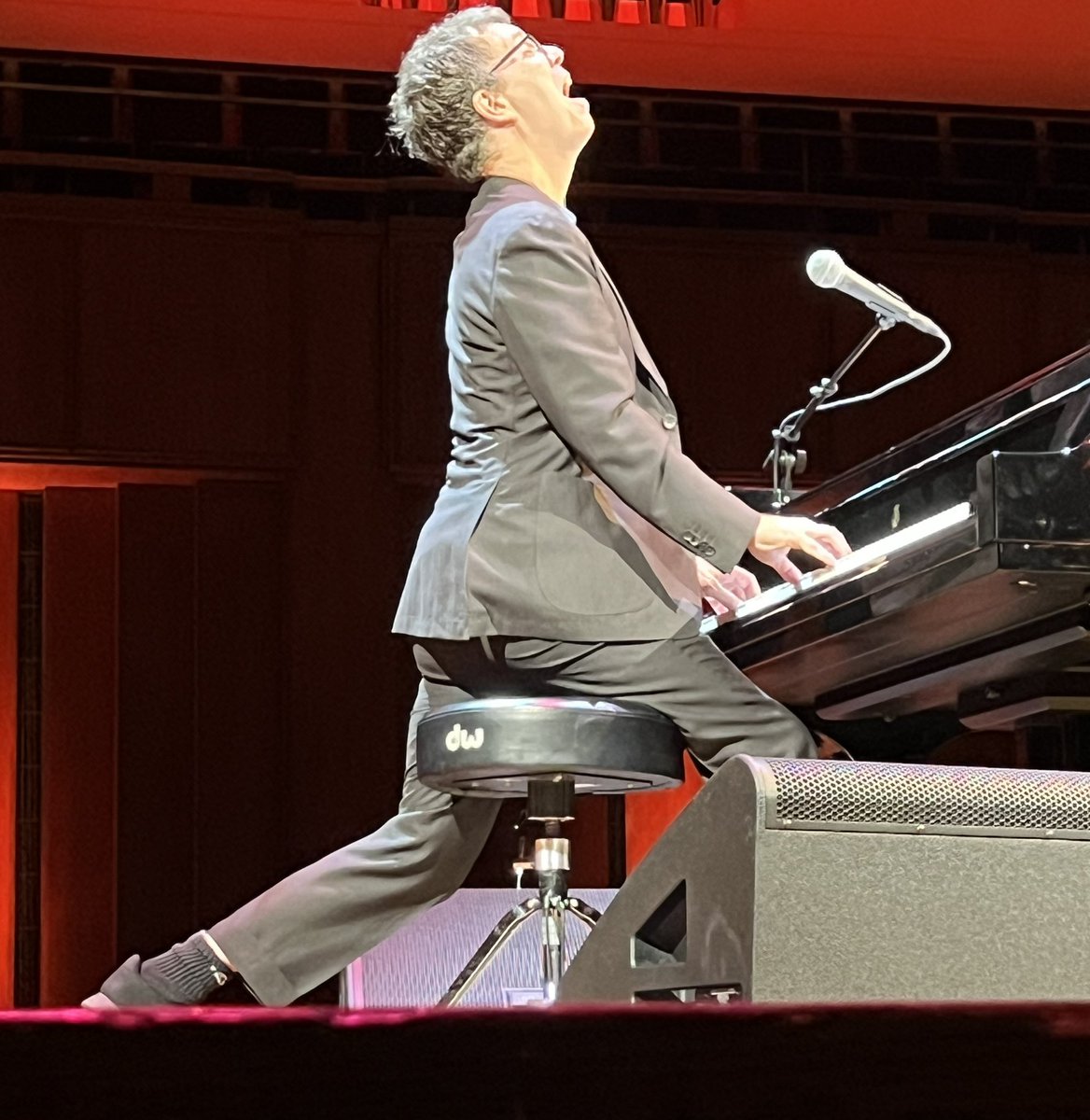 AmyBenabou's tweet photo. Had an amazing 4 days spending time with great friends, seeing @BenFolds perform two awesome shows 🎹, and visiting with my beautiful pandas (who will be leaving soon for China). 🐼💙 Bit of a rough drive home into a tropical storm ⛈️, but all is well. 😁 https://t.co/Kn34Ka1Wf6