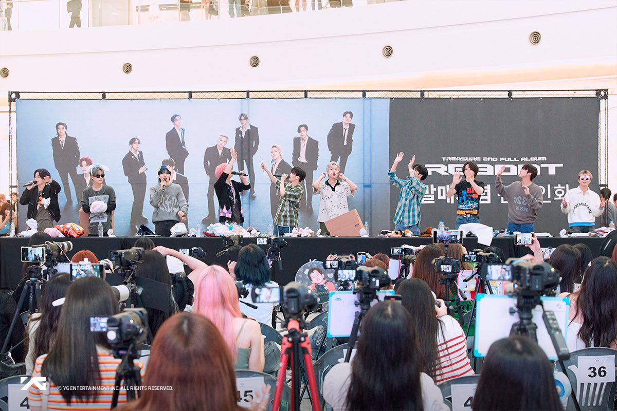 It’s all about you, Treasure Maker! Ready to hear your stories and share some of my own. Let’s create beautiful memories.