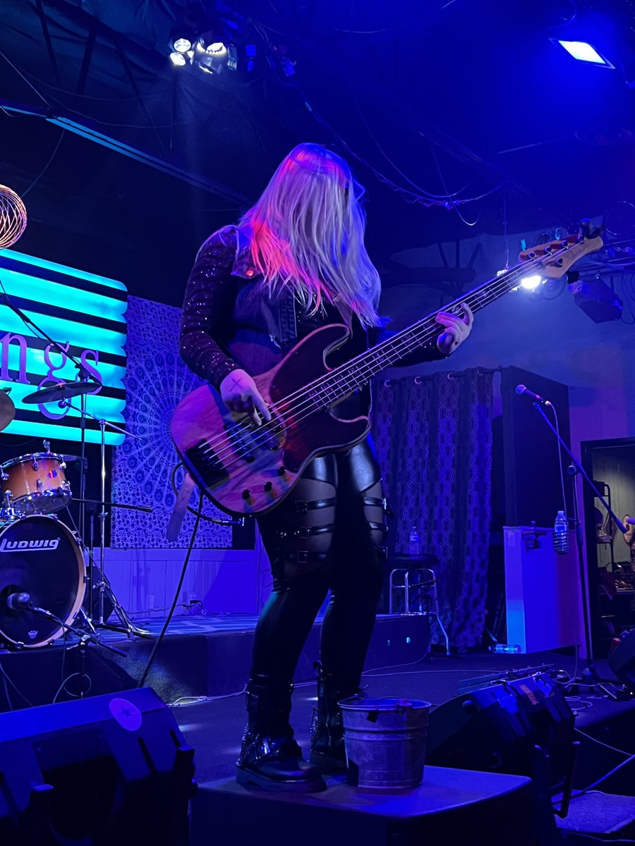 pachyrhizodus's tweet image. Super happy my friends ⁦@abbykrocks⁩ ⁦@theshreddite⁩ were able to play our young rocker’s benefit show in Texas last Saturday. This band won over a lot of the room, including my youngest daughter &amp;amp; the crew she had with her. Fun, bright, energetic. Ya gotta love ‘em!