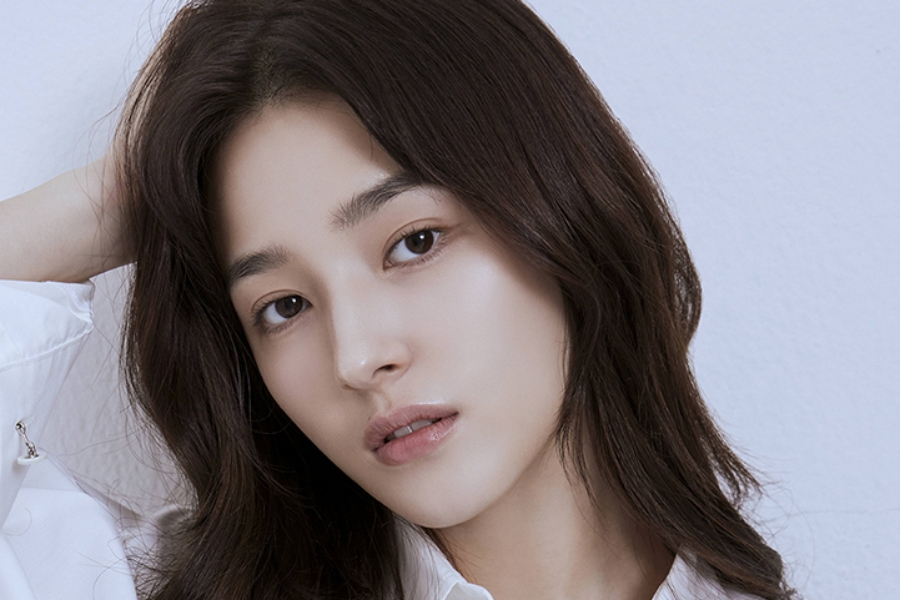 soompi's tweet photo. MOMOLAND's #Nancy Signs With Former NMIXX Member #JINI's New Agency
https://t.co/PlE6kSzGSi https://t.co/O2DS2WHxr4