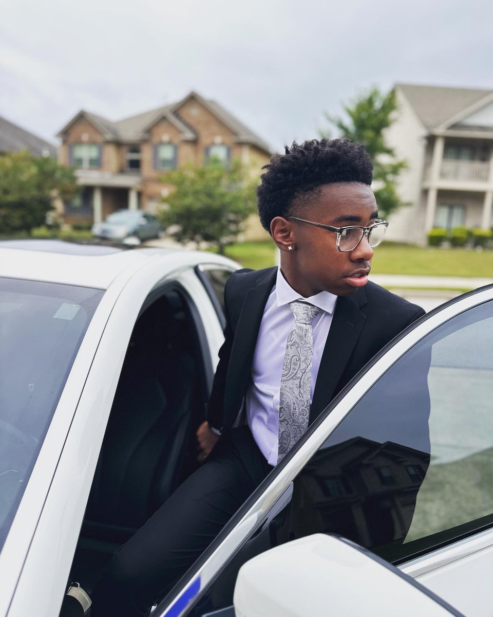 thomasbooktech's tweet photo. Late Post:
Aiden’s HOCO23
His 1st HS Homecoming
#noswimming #noTSA #nohomework #justdripp #justhomecoming #justAidenbeingAiden https://t.co/OD1AB9bajw
