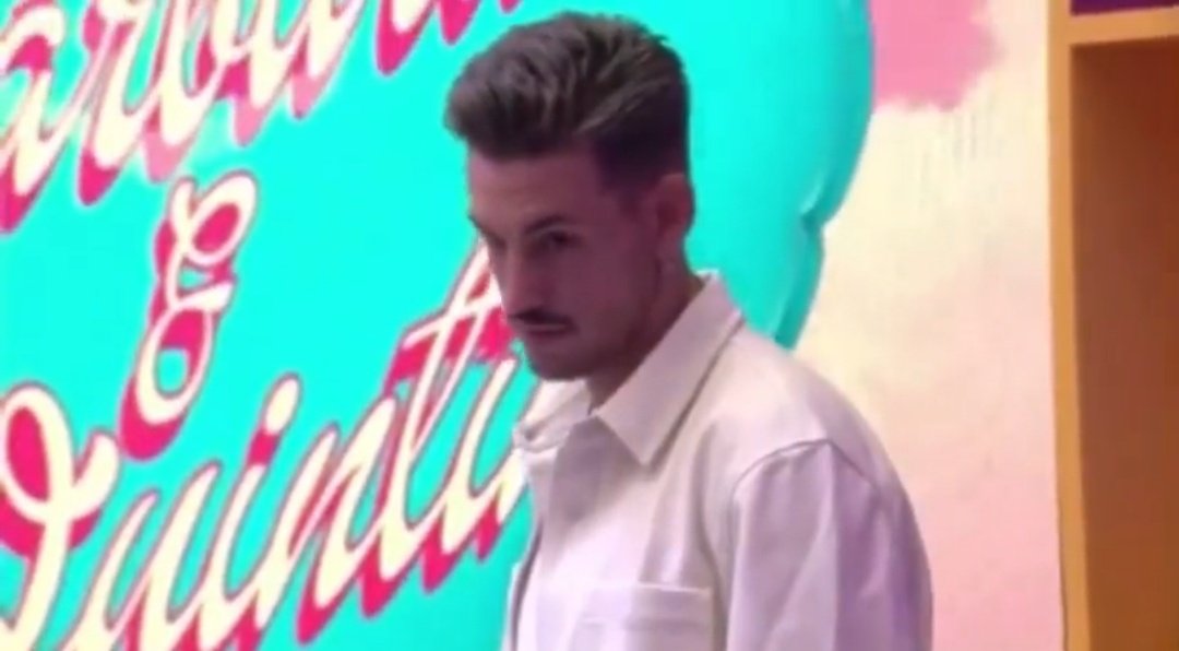 Xinita821's tweet image. Luitingo, representando a los espectadores del 24h, porque... 
¡Todos estamos hartos! Los Súper, los Pokémon, las paredes, los espejos... 
Cansina y peliculera, no soporta dejar de tener la atención del resto de la casa, ella siempre más. 
#GHVIP22S 
#GHVIP23S