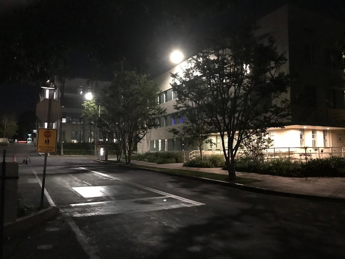 tommclaren1's tweet photo. Fox Friday: unfiltered night photo of the north side of the old Executive Bldg. on the Fox lot. My wife Mary's office on the 2nd floor was at the far end of the building. Oh, the thousands of times Mary walked this way...  My photo from July 2023. #filmhistorian #studiolot #fox https://t.co/MvlgXcO2FU