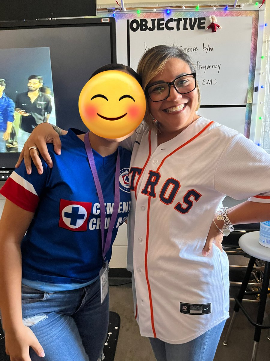 MrsLAVILEZ tweet media