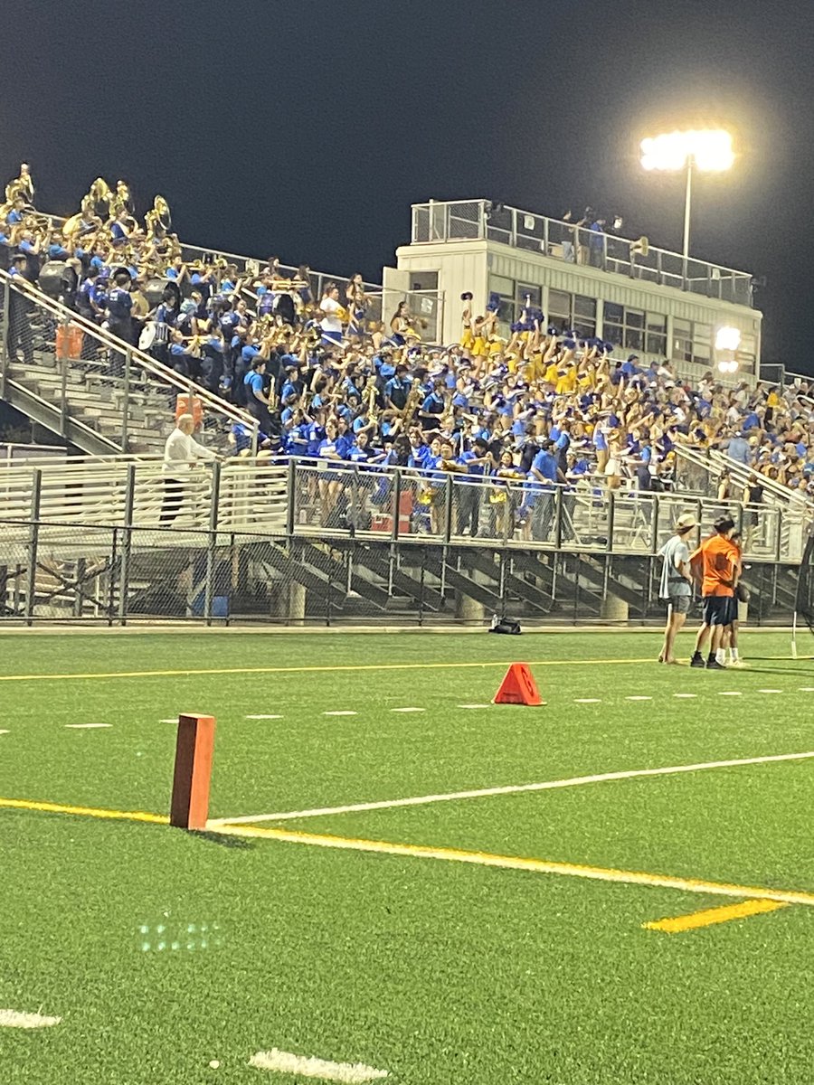 CoachFox8's tweet photo. The best entertainment around! What a great way to spend a Friday night @AHISDAthletics @AHISD 🏊‍♀️🏐🏈 🥁 💃 📣 https://t.co/G7Z5V28kDJ