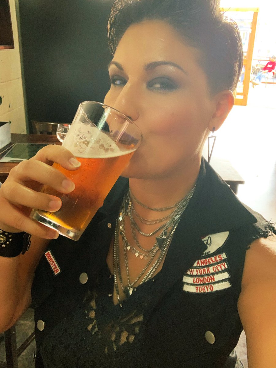 The Beez tweet media