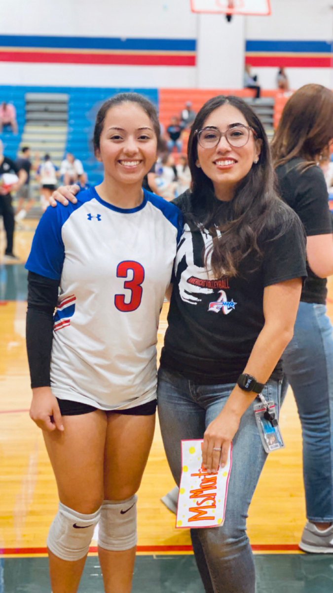 Teacher Appreciation Night with our Volleyball 🏐 team! Thank you Hailey for considering me ❤️! #BlazeUpAsUp