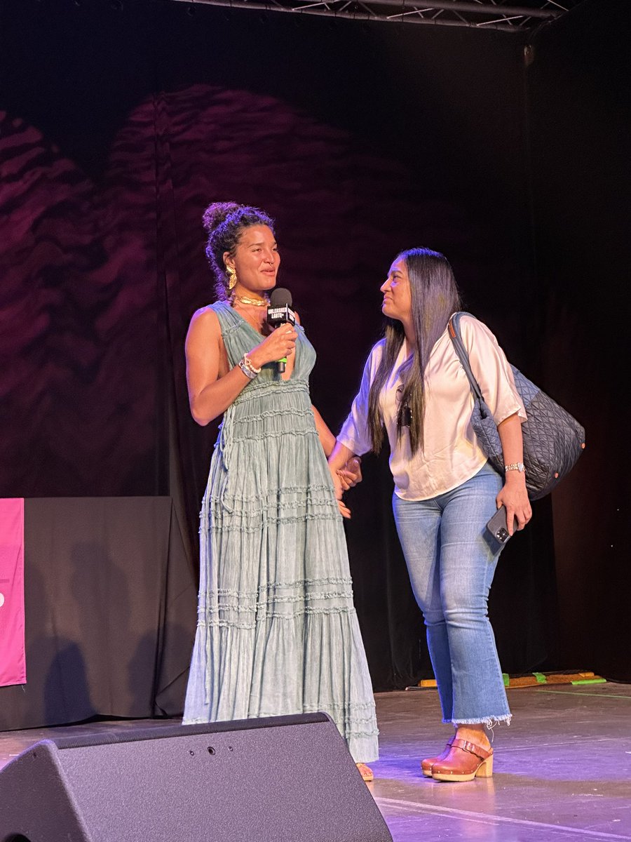 JayzenPatria's tweet image. Actress &amp;amp; advocate #IndyaMoore thanks her mother for years of support at #UnleashedLGBTQ+