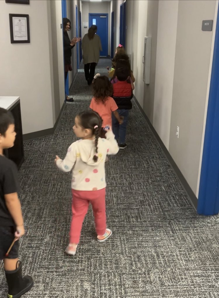 Ms.Loaiza‘s class, sharing their musical parade through the office. #earlychildhoodeducation #vipvillagepreschool #levelupsbusd