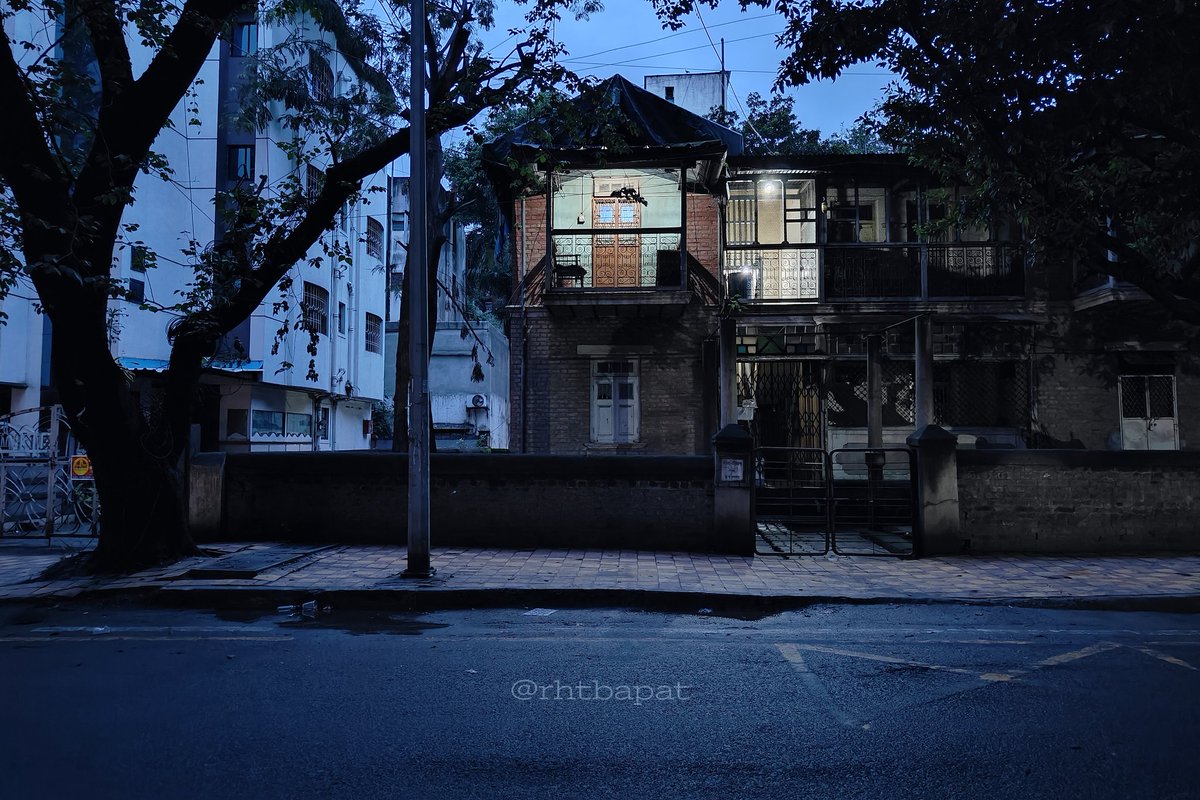 A Typical Pune-4 Mansion in a Monsoon dawn

#Pune #StreetPhotography #architecture #OldSchool #OldBuilding #Dawn