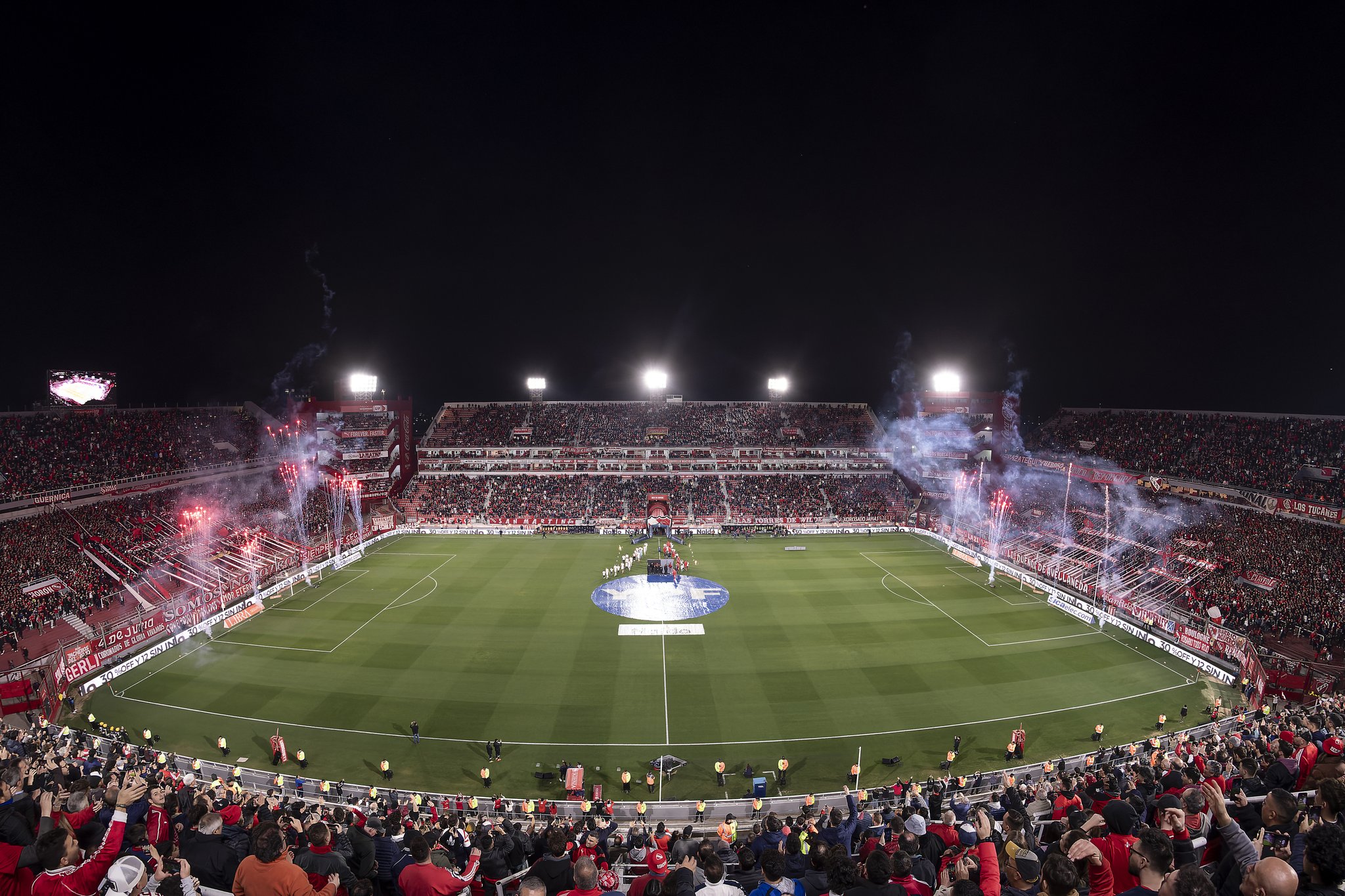 CONMEBOL Libertadores on X: 🏆🔝 Um só homem carrega 4️⃣ taças  #CONMEBOLLibertadores no currículo: é Ricardo Bochini, maior ídolo do @ Independiente 🇦🇷, e que completa 65 anos hoje. Parabéns a um multicampeão