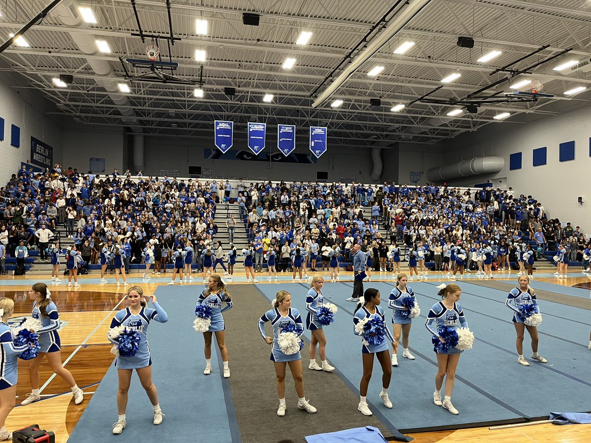 MrsKateRoss7's tweet photo. What a great 24 hours to kick off Homecoming weekend! Bonfire Thursday night, Pep Rally at the end of the day today, followed by football Friday night and a Bears win! 🩵💙 I love this place. https://t.co/w5Y6KaKJS5