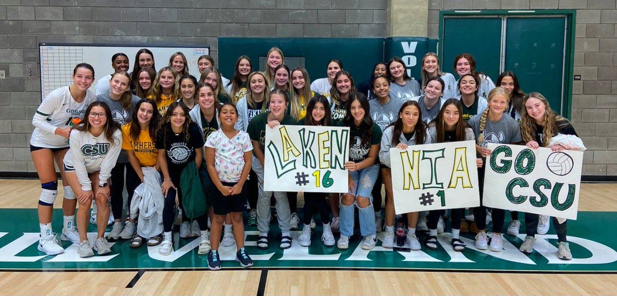 ladycometsvball's tweet photo. Such a wonderful night! Great volleyball, great food, great company!! We LOVE these girls and the graduates. Nice game, Laken and Nia!! We 💚💛 you guys! https://t.co/NfVvyrjx2N