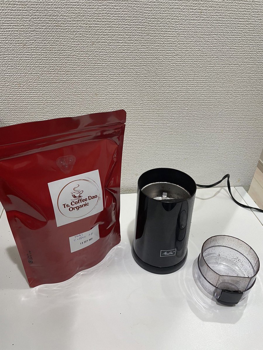 murazy22's tweet photo. 今朝のモーニング　ショット！☕️
T’s coffee オリジナル
待ちに待った！タイコーヒーピーペリー！希少豆！が届きました！
お湯を入れたときの、この膨らみ！👍香りをお届け出来ないのが、残念(^^;！
#タイオリジナルコーヒー #アンチエージング #ポリフェノール #抗酸化作用 #Tscoffee https://t.co/Wme8sOP7rd