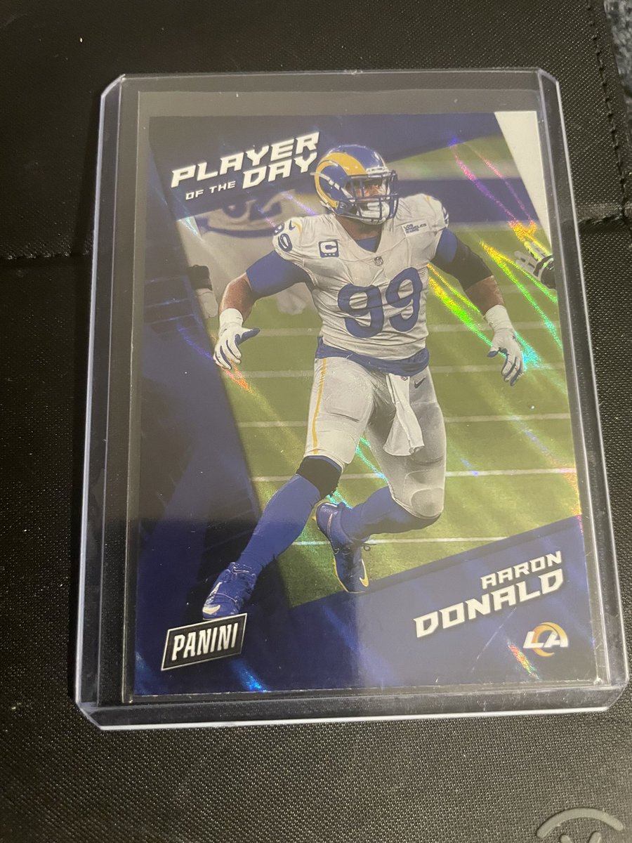 cheapcardsales's tweet photo. Aaron Donald player of the day $1.50

#cheapCards #cheapRams https://t.co/x7OAFCjPKv