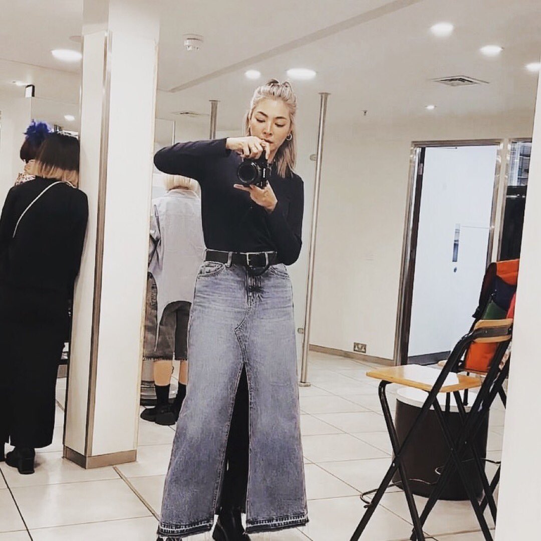 bringmefaye's tweet image. ผ่านไปแล้วสำหรับสัปดาห์ที่ 3 กับการเรียนด้านทรงผมที่ Sassoon Academy ของคุณมะลิ ขอให้ใช้วันหยุดอย่างมีความสุขนะคะ💛

#ฝ้ายสุภาพร
#faye_malisorn 
#sassoonacademy