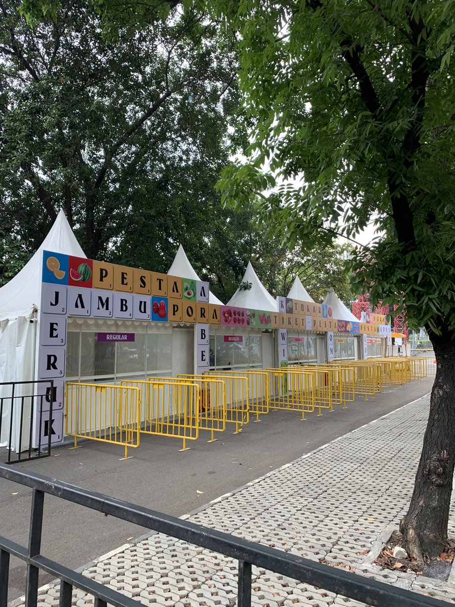 Lagi tuker tiket nih
Wts early day 2. Gratis anter sampe rumah deh jakbar/jakpus area cuss 1 tiket