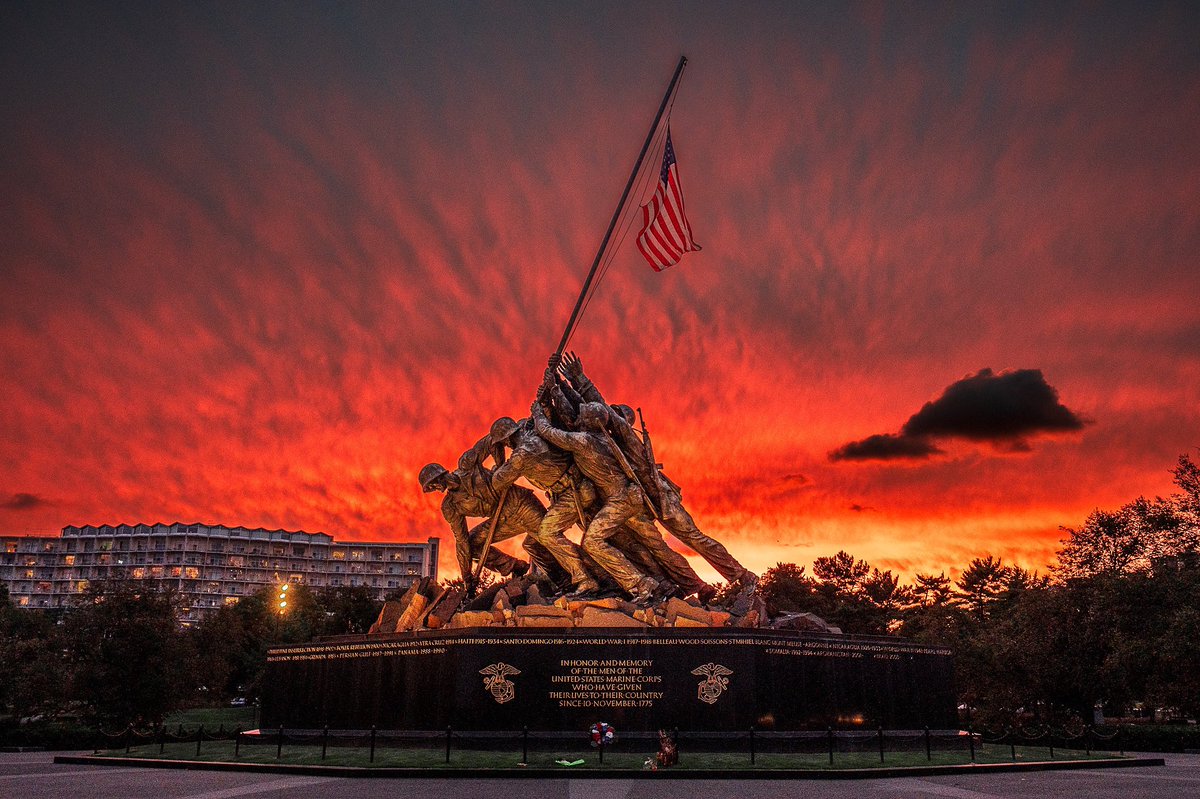 9.22.2023 at 7:16pm.
•
This evening’s sunset over the Iwo Jima Memorial in Arlington, VA courtesy of Tropical Storm Ophelia.
•
@capitalweather @accuweather @WeatherNation @MatthewCappucci @MikeTFox5 @spann #dcwx #sunset
