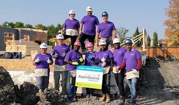 MyAssiniboine's tweet photo. Team #MyAssiniboine had an awesome time participating in our second @Habitat_MB build this year at their Pandora Ave West location – their largest development to date! Thanks to the crew for having us. #ACUCommunity 🪛 https://t.co/wDXLDFvQuh