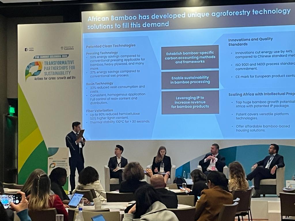 P4Gpartnerships's tweet photo. Thanks to all who joined us on day one of the #P4GSummit! Here are 3 of our key takeaways so far:  

⚡The just climate transition must center people.
🤝 Practical, locally-led solutions exist. 
💰 We need innovative ways to finance them.

Join tomorrow: https://t.co/u19xz68Ycj https://t.co/WS28W0ND7V