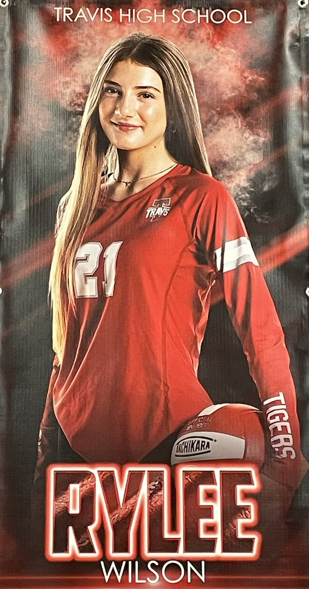 navek71's tweet image. The PG…. Gazing down on us as we walk through her gym!! #setterlove #21 #SENIOR