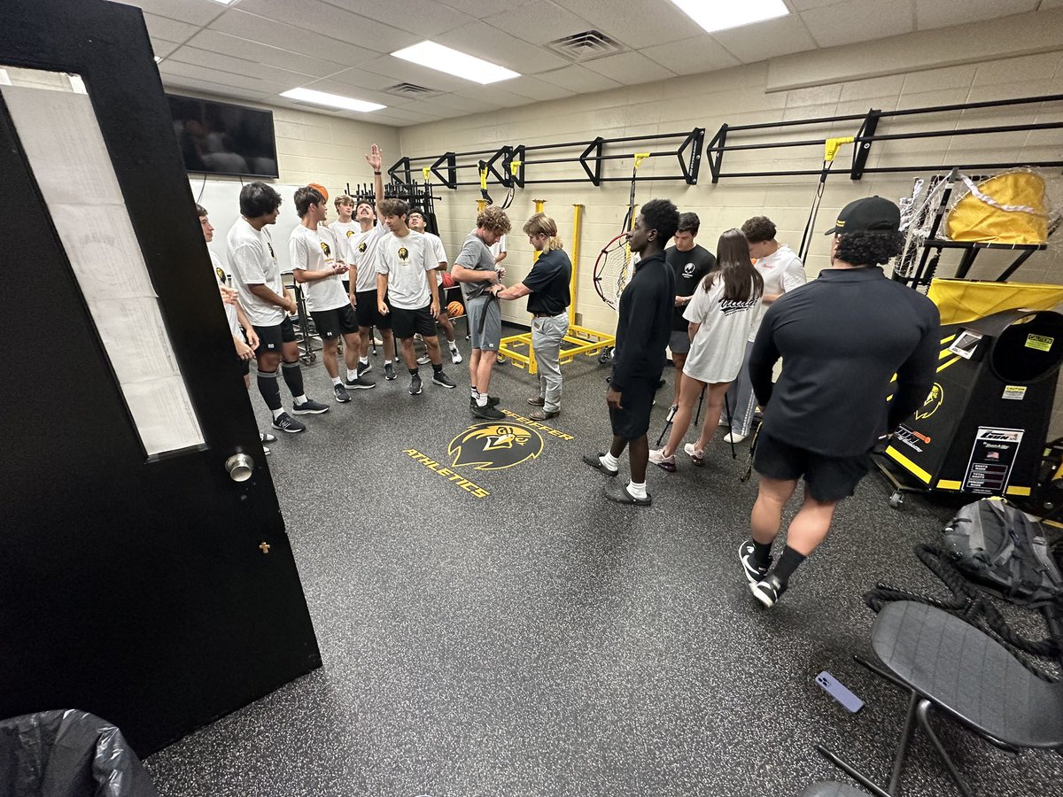 JTurnerExRx's tweet photo. MSOC ⚽️ GETTING UP with Falcon CLAWS! 

Integrating nutritional analyses and VBT methods to ensure our @PfeifferSports MSOC athletes are performing at their peak while actively minimizing the risk of injury before homecoming games tom.

Love serving our athletes w my people!⚡️ https://t.co/jcCU1xWfCQ