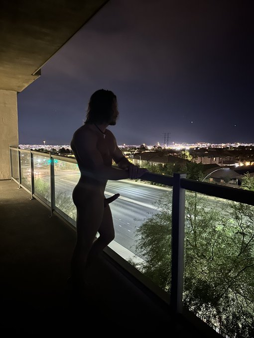 Loving the view from my balcony&hellip; ** on my balcony   @ChrisScandal   https://t.co/001TTUkaHG https://t