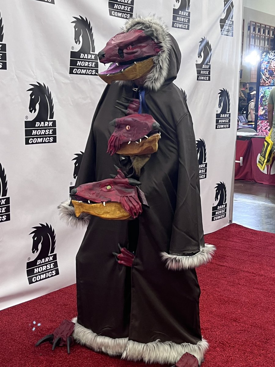 nessy3tears's tweet image. Shoutout to this cosplay of 3 kobolds in a trench coat #RCCC23
