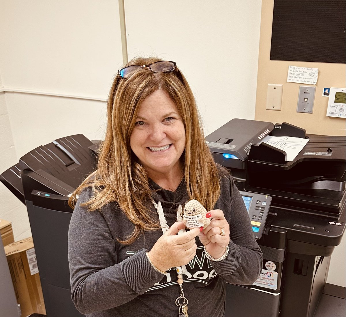MrsMooreD124's tweet photo. 🚨Positive Potato Alert 🚨 
Our tater went to our amazing second grade teacher, Mrs. Reilly this past week!! Even through a tough week, her positivity shined through by keeping everyone smiling! You are a star my friend! 
#BeEvergreen #PositiveVibes https://t.co/dsnm49p8Ve