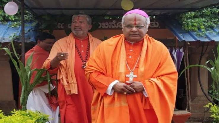 SagasofBharat's tweet photo. Do you know?
The concept of churches copying Hindu rituals isnt new. It started as early as 17th century when Christian missionaries were failing to convince Hindus to leave Hindutva &amp; accept Christianity.

That’s when they started their “Ashram Movement”

(Thread) https://t.co/Xj3EowfwEg