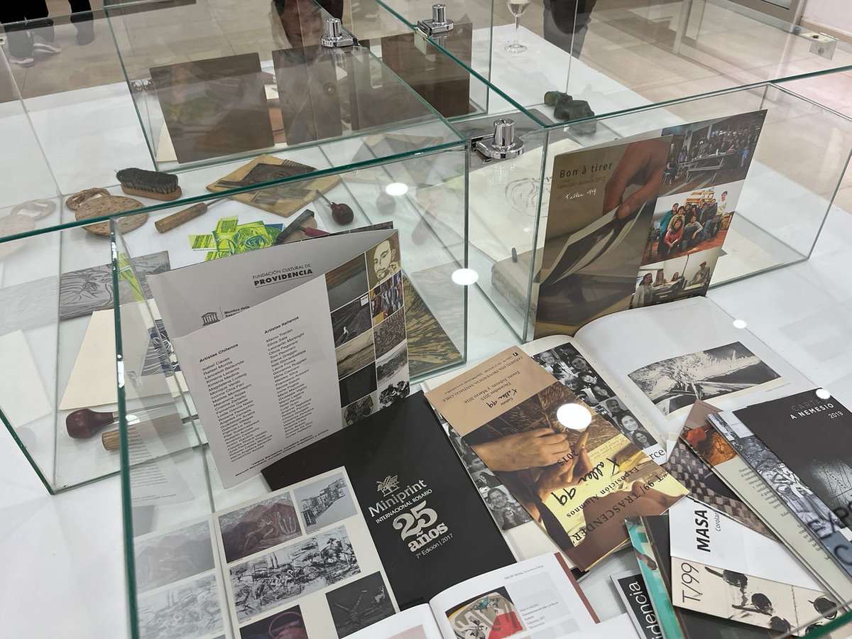 ECampana17's tweet photo. Exposición en el Museo Municipal de Bellas Artes Carlos Alonso. "Paisaje Superviviente" de Rosana Fenocchio, quien expone una excelente técnica de grabados. https://t.co/4oyMhZph7Q