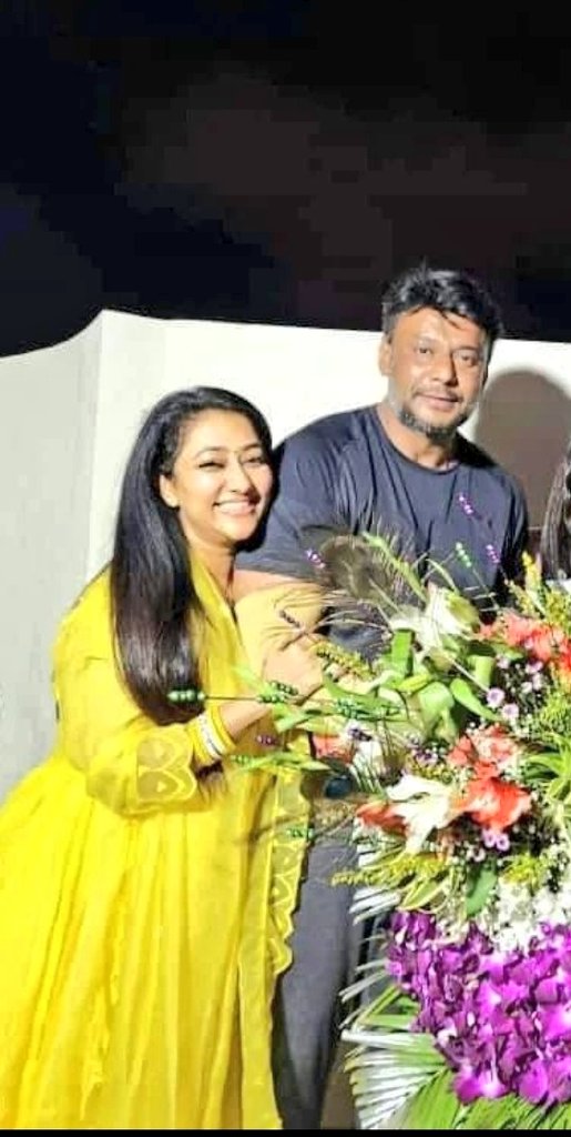 kannadiga018's tweet image. BOSS OF SANDALWOOD #DBoss with Telugu actor #NagaShourya ♥️ @dasadarshan

What Others See             What I See