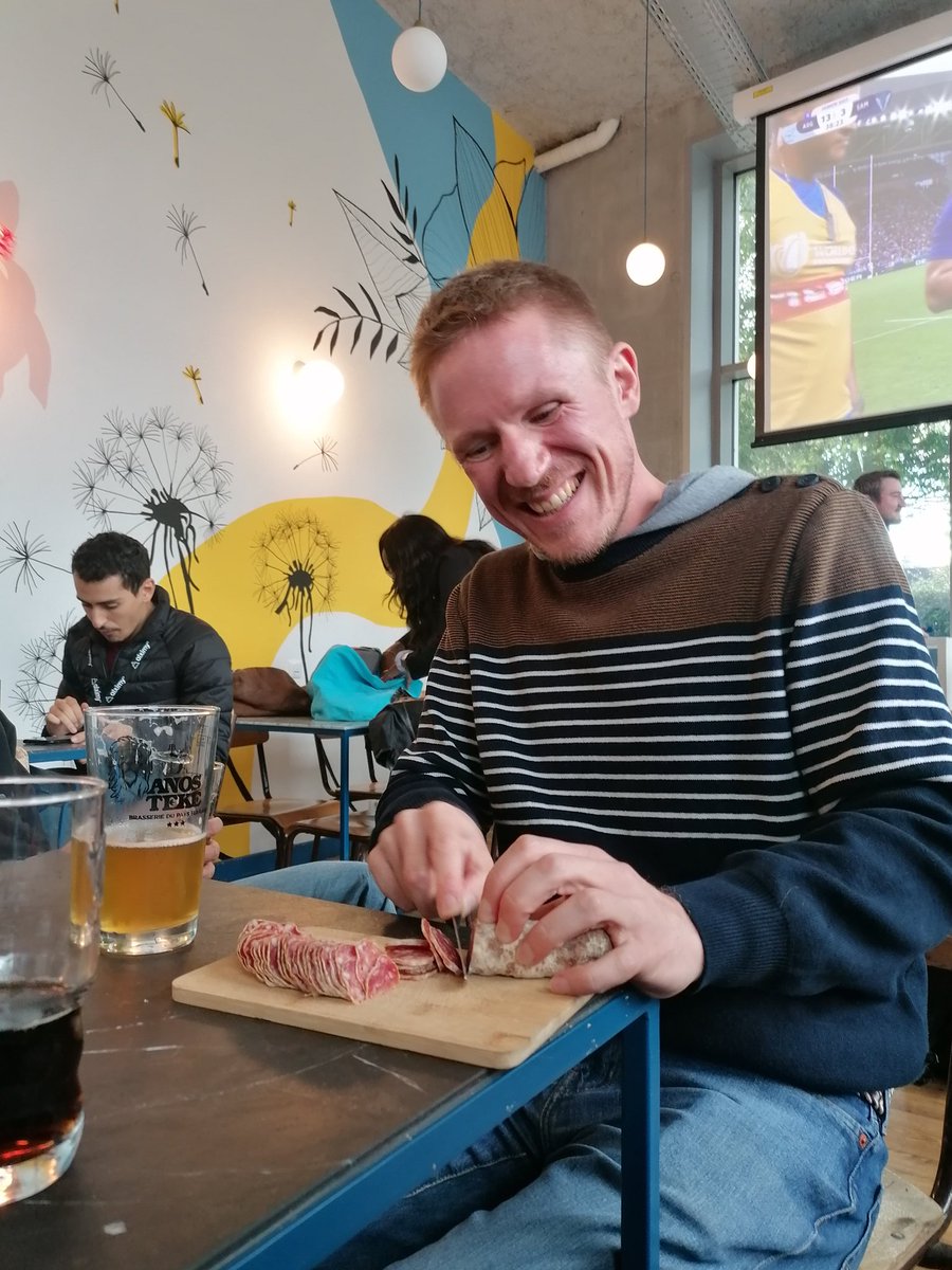 t_stengert's tweet image. You cannot get any more French than @nicolasgrekas slicing the saucisse at the #APIPlatformCon afterparty in Lille.

I&apos;ve absolutely loved the community&apos;s spirit during the event. Thank you!