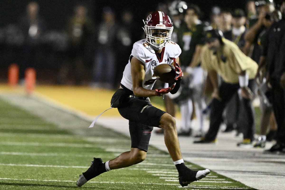 photowkb's tweet photo. Damien leads La Serna 21-7 2nd quarter during a prep football game at Damien High School in La Verne. @cifss #ciffss @DamienFootball_ #damien @LaSernaHS #laserna @SGVNSports @NikonUSA #nikon @InsideSoCalSpts https://t.co/a96jImDUAu