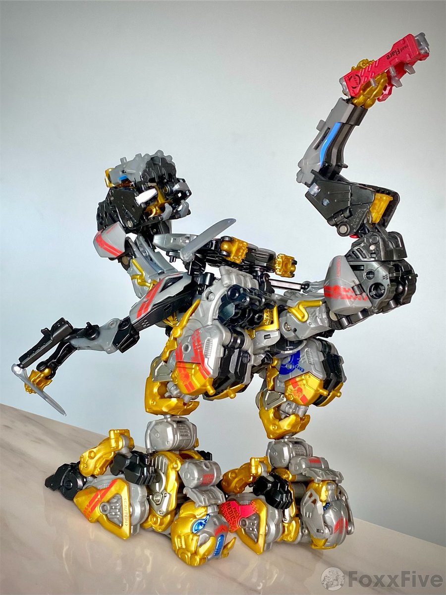 foxracingfive's tweet photo. Lovin’ the new tail @52ToysBeastBox #52toys #beastbox #ビーストボックス #botcon #dinoforce #dinobot https://t.co/dKDScbOf3t