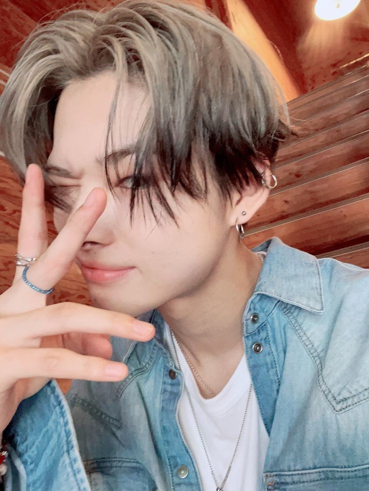 nrkvibez's tweet image. RESTARTING!!! 

hi i’m Pol! looking for interactive filo #moots 

— he/him, ‘07
— not new to #kpoptwt #stantwt
— any fandoms are welcome
— multistan 

♡ / ↻ are highly appreciated!
