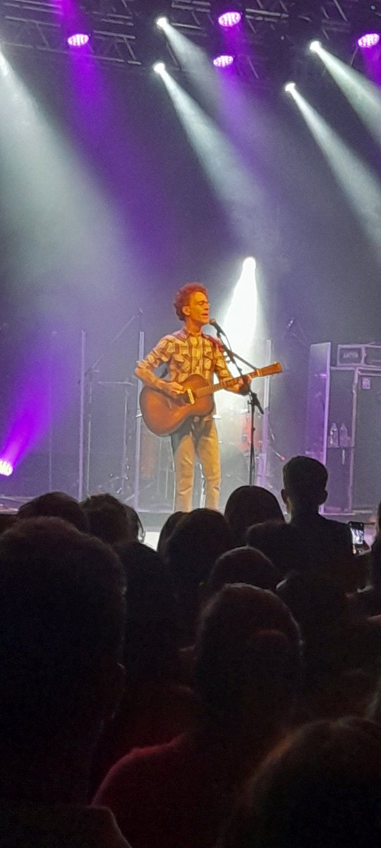 Denis_WF's tweet photo. Tem um São-paulino ilustre na região hoje 🎸 https://t.co/wIlHYh4Dx1
