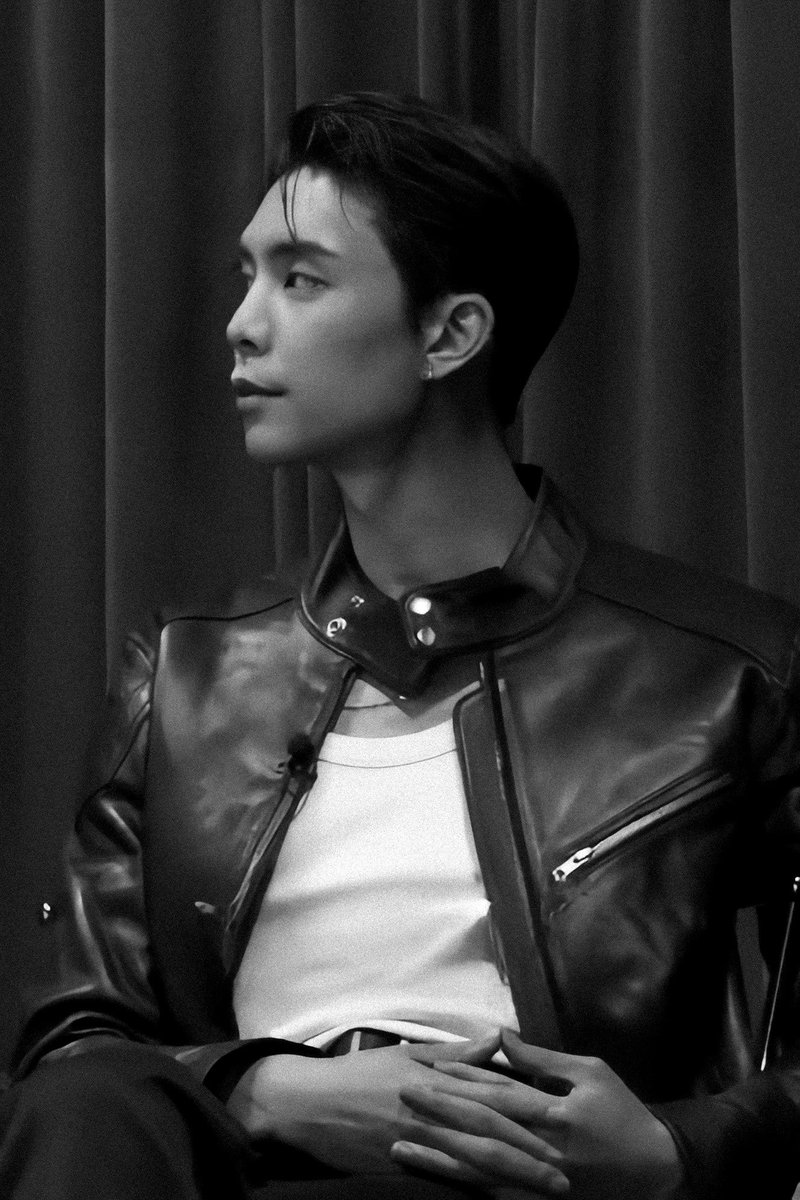 jsuhismyproblem's tweet photo. this type of johnny suh >>>> https://t.co/BEymEzKcVW