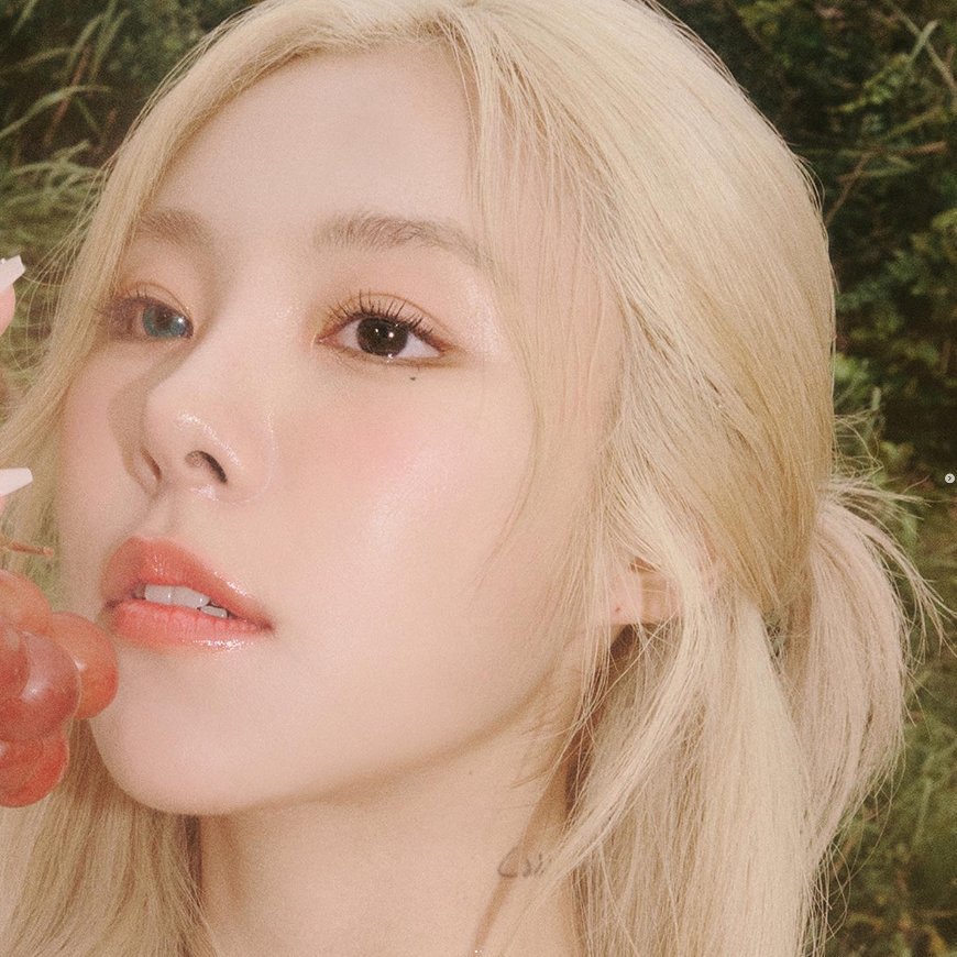 IreneLe64629830's tweet photo. 🔜https://t.co/vNj0ph6WMW

[#WheeIn]
Whee In 1st Full Album
[IN the mood] MOOD POSTER #Water
#휘인 #IN_the_mood
2023.10.12.6PM #COMINGSOON

10월12일 #정휘인 #앨범
Oct 12th #Whee_In #album
10月12號 #輝人 #專輯

IN the mood for WATER
#WHEEIN_WaterMoodPoster
@THEL1VE_LABEL https://t.co/M7YA4HoUkH