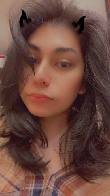 Just showered and did my hair, much better https://t.co/6bAtDZqdjy