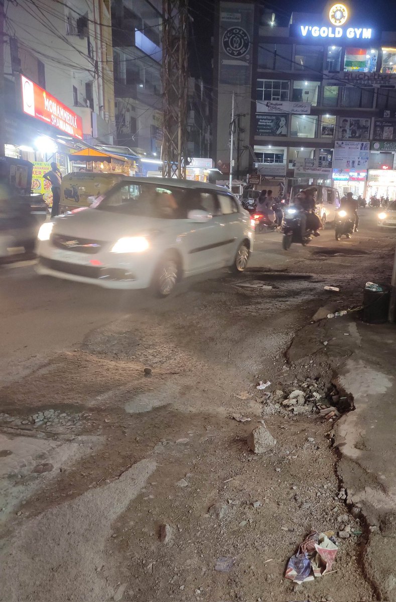 Citizen_TS's tweet photo. Opp #upperpally more, vgold, infront #ghansham #eeswar theater whn will minimum BTpatch fixes going to apply sir?
@GHMCOnline @CommissionrGHMC @ZC_Charminar visit once 🙏
@EE_RJNR @Ae_attapur61 #Hyderabad
Is ths road?
@vinay_vangala @swachhhyd @Team_Road_Squad @arvindkumar_ias https://t.co/BWHA86VCFV