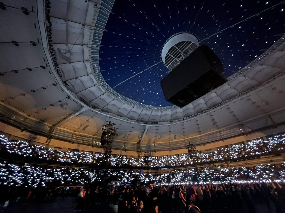 𝑨 𝒔𝒌𝒚 𝒇𝒖𝒍𝒍 𝒐𝒇 𝒔𝒕𝒂𝒓𝒔 🌌 

#MusicoftheSpheresWorldTour 
#ColdplayVancouver✨